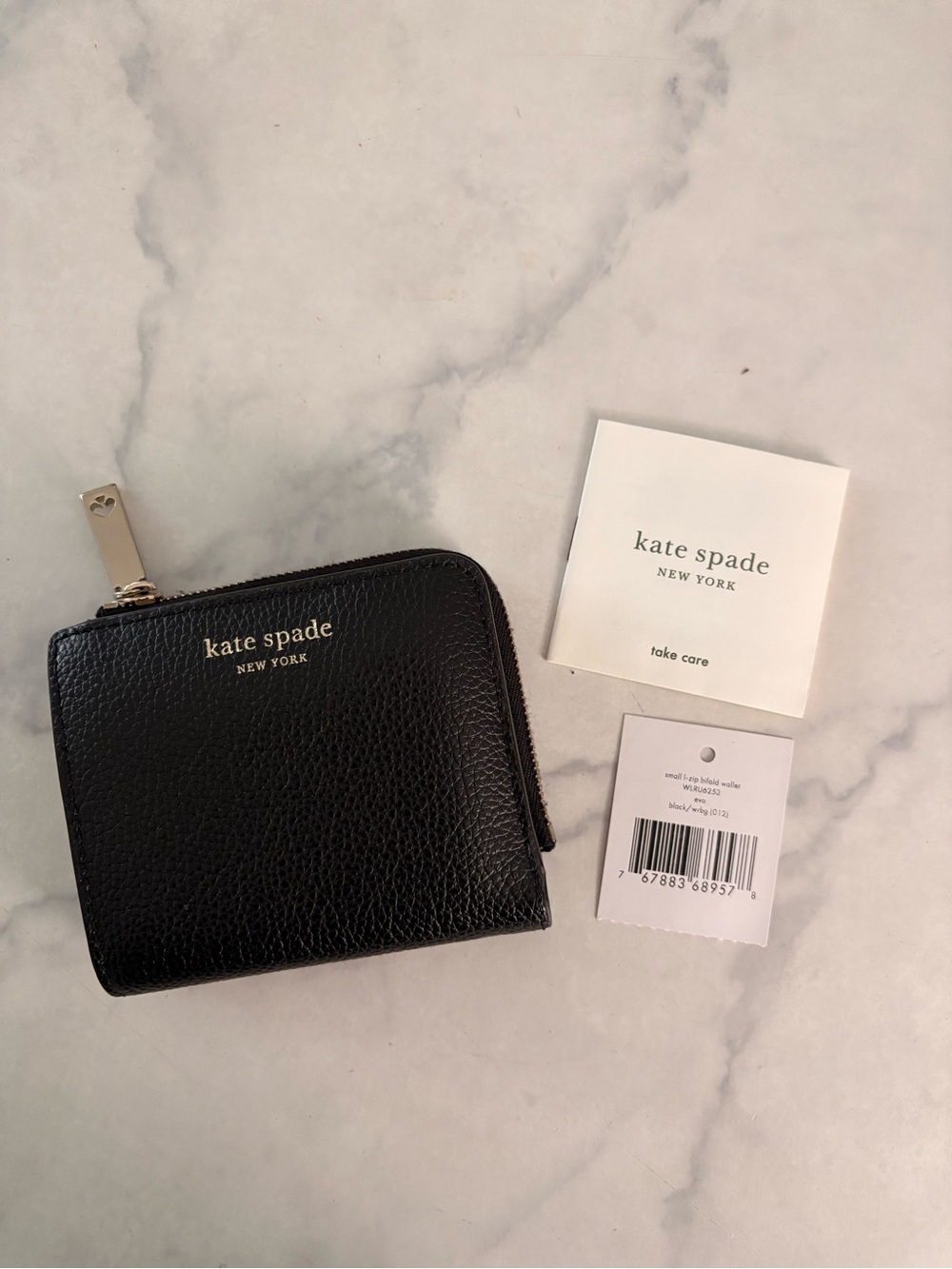 kate spade black pebbled leather zip card holder with gold logo